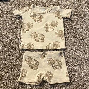 Kate Quinn baby turkey Thanksgiving/fall shorts pajama set size 12-18 months
